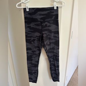 Black camo Athleta leggings